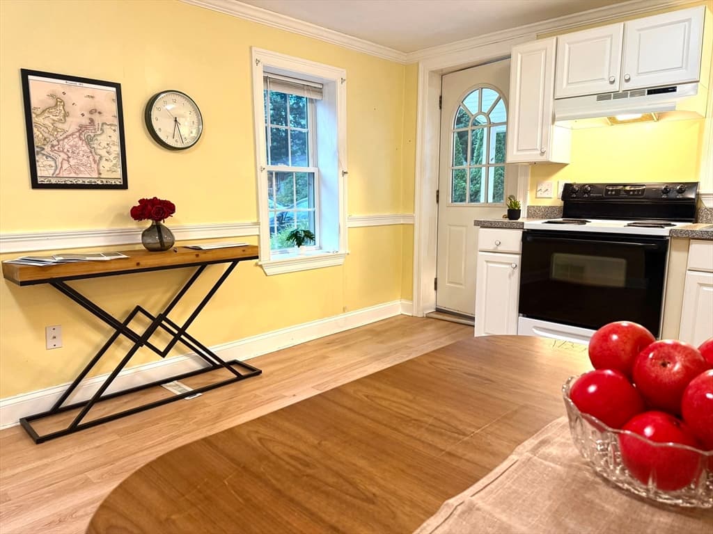 Single Family Residence at 8 Warren Road, Auburn MA 01501, Auburn, photo 4 of 25
