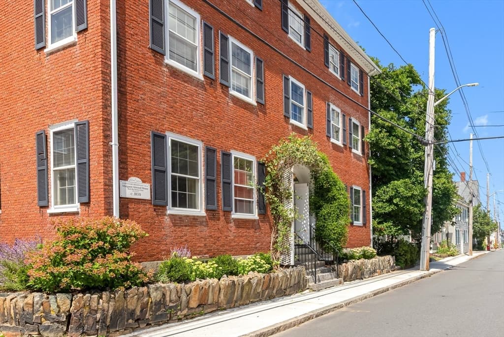 56 Lime St, Newburyport MA 01950 photo 3