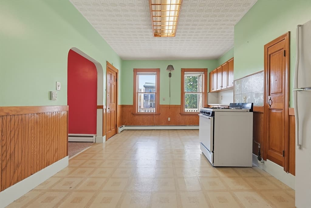 233 Saratoga Street, Boston MA 02128 photo 2