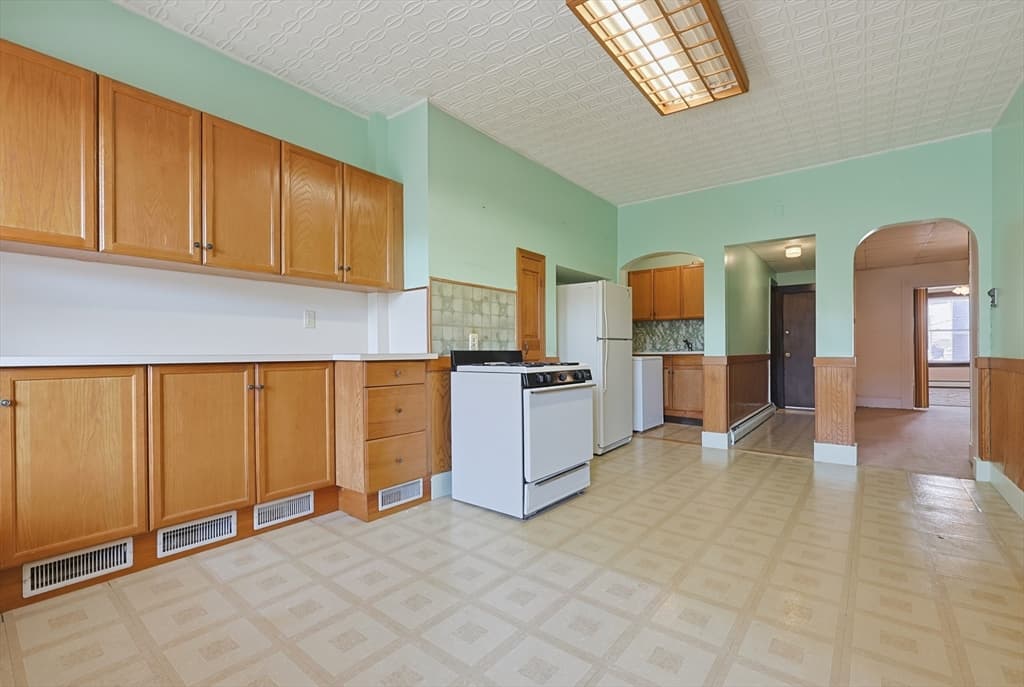 233 Saratoga Street, Boston MA 02128 photo 4