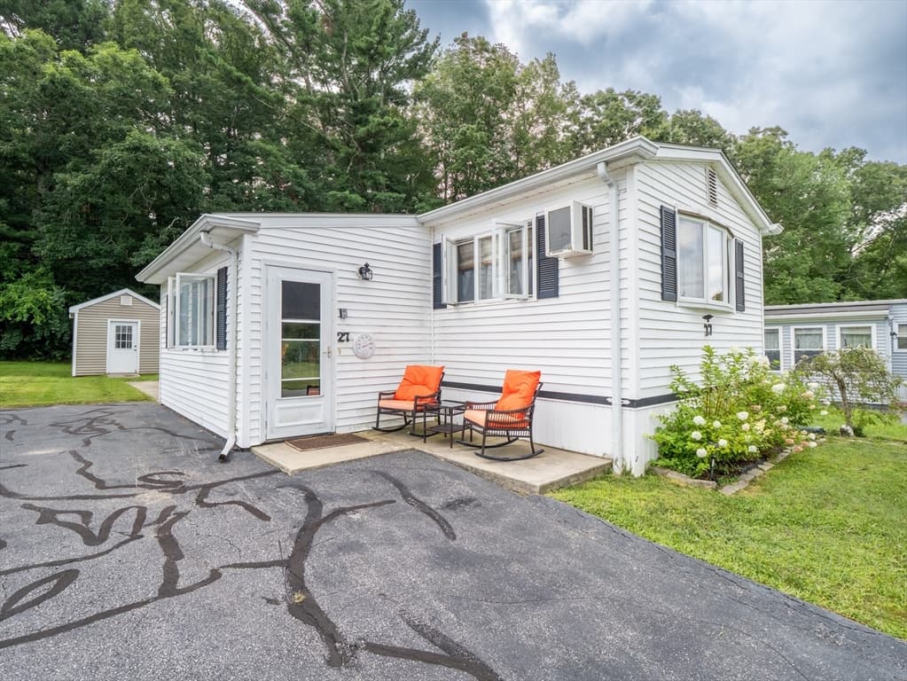 27 Clems Way, Acushnet MA 02743 photo 2