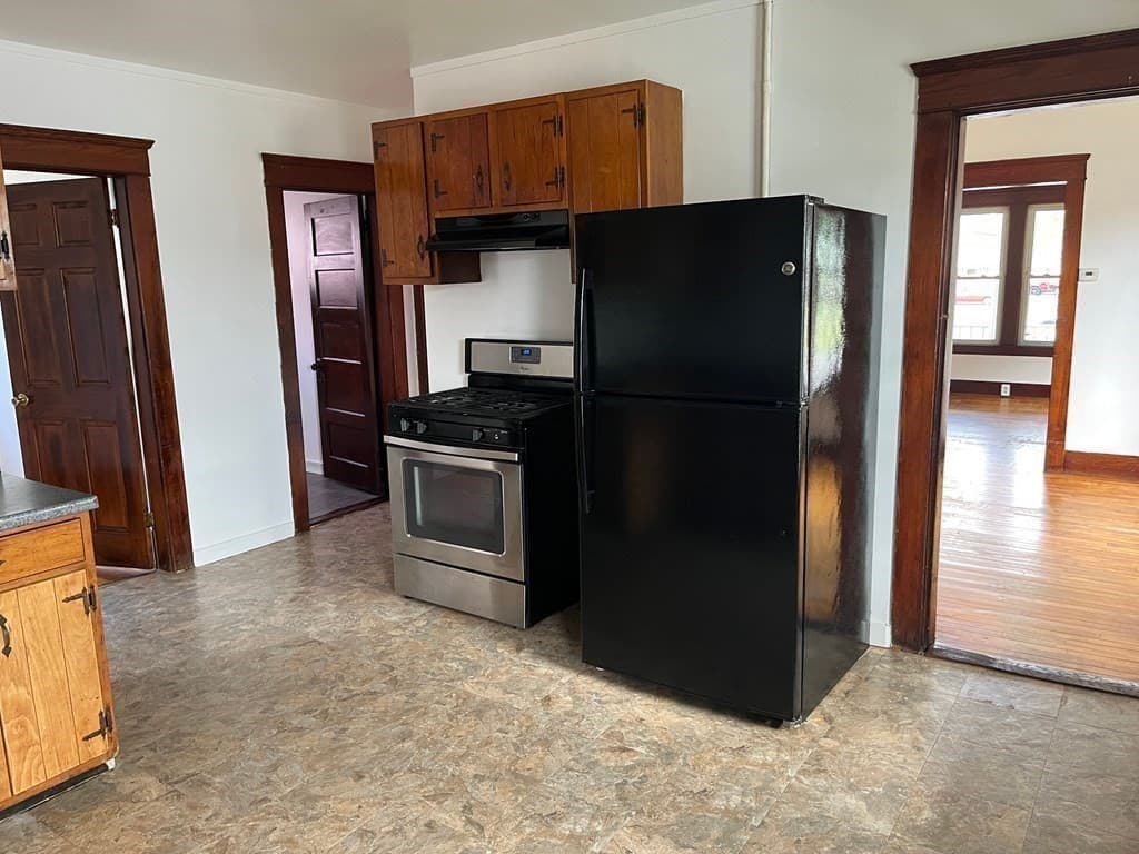 108-110 Conway St, Greenfield MA 01301 photo 10