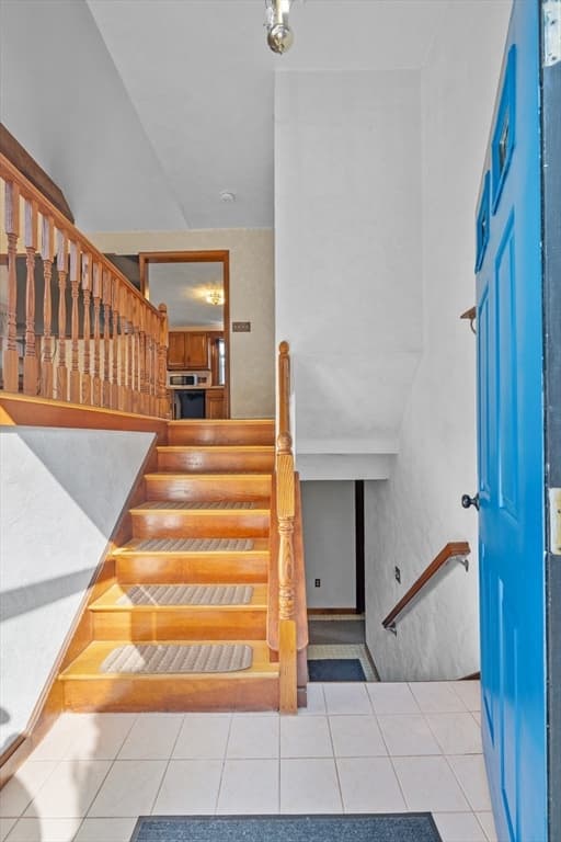 129 Forest St, Franklin MA 02038 photo 3