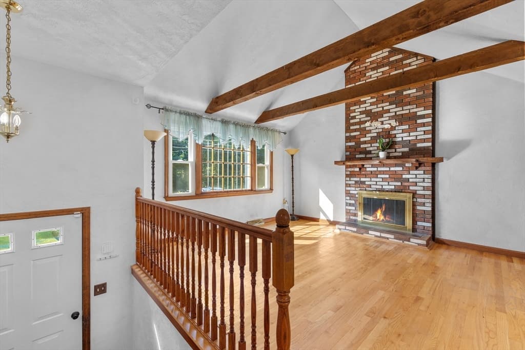 129 Forest St, Franklin MA 02038 photo 4