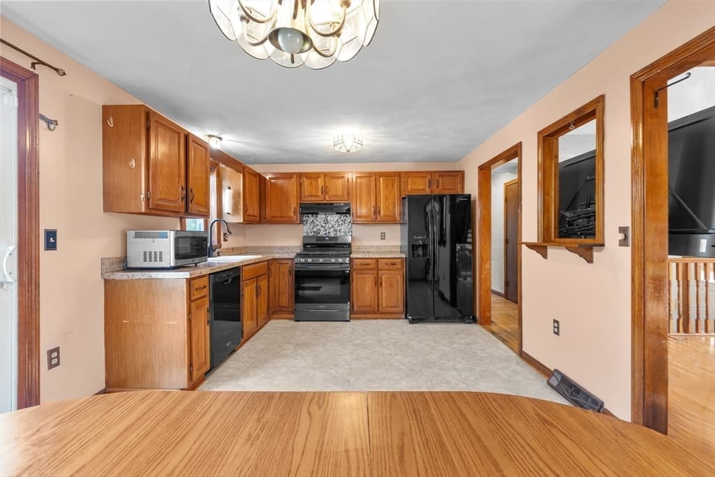 129 Forest St, Franklin MA 02038 photo 8