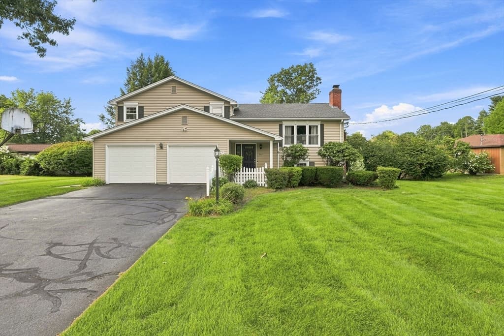 367 Steiger Dr, Westfield MA 01085