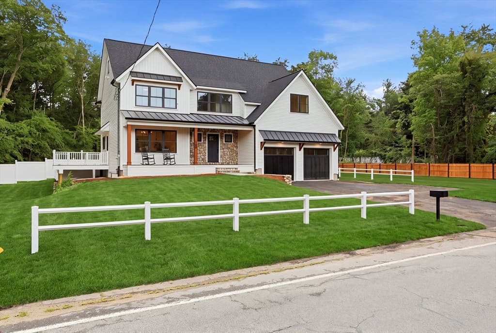 158 Lake St, Wilmington MA 01887