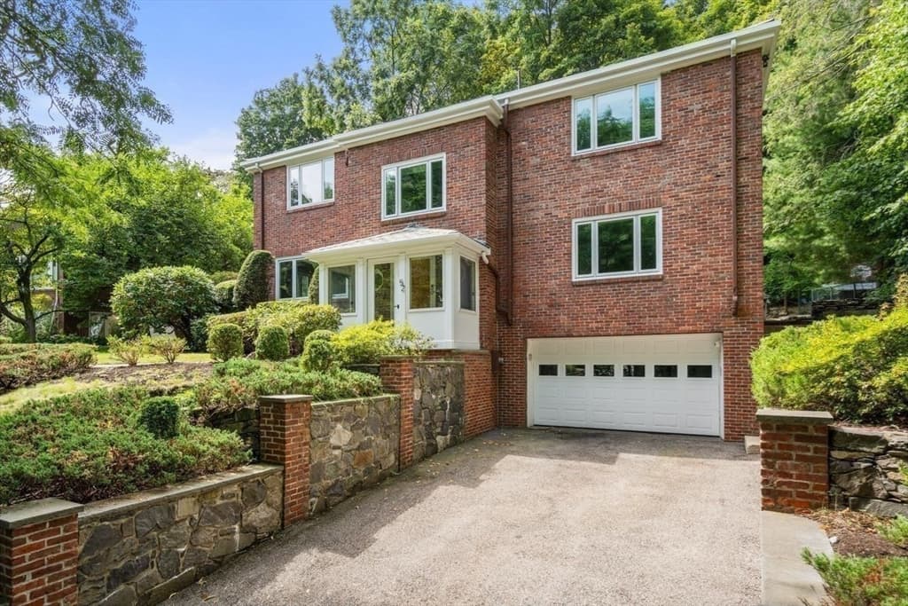 52 Clinton Road, Brookline MA 02445 photo 2