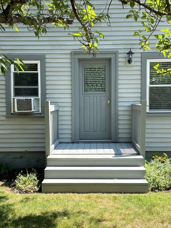 31 Stockholm St, Bellingham MA 02019