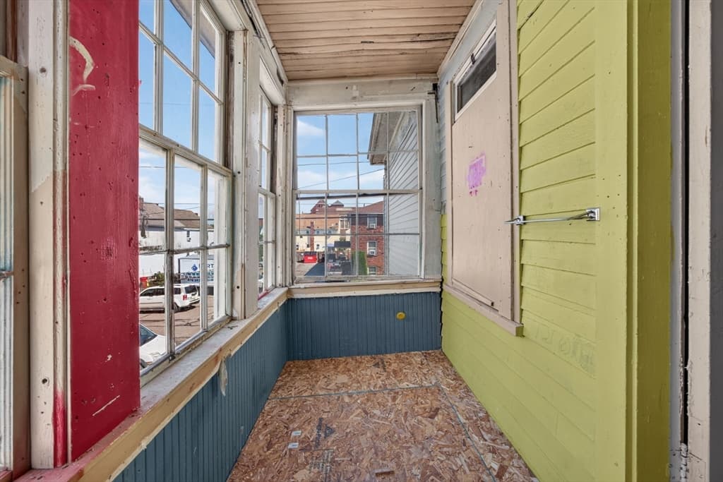 37 Fourth St, Lowell MA 01850 photo 22