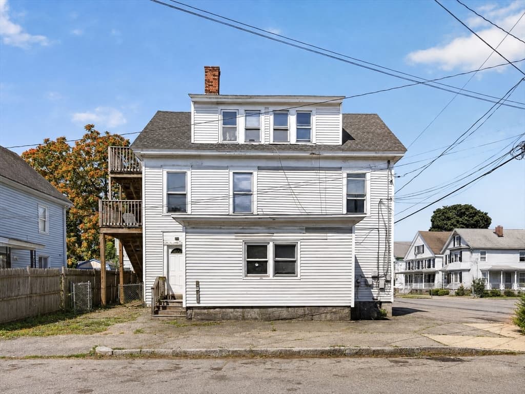 37 Fourth St, Lowell MA 01850 photo 7