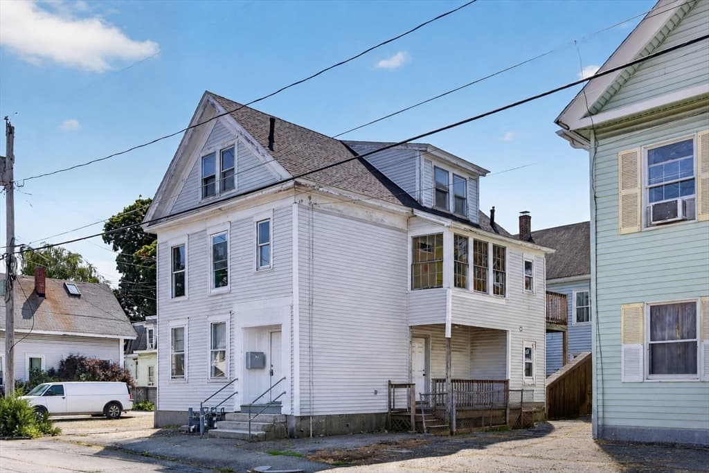 37 Fourth St, Lowell MA 01850 photo 5