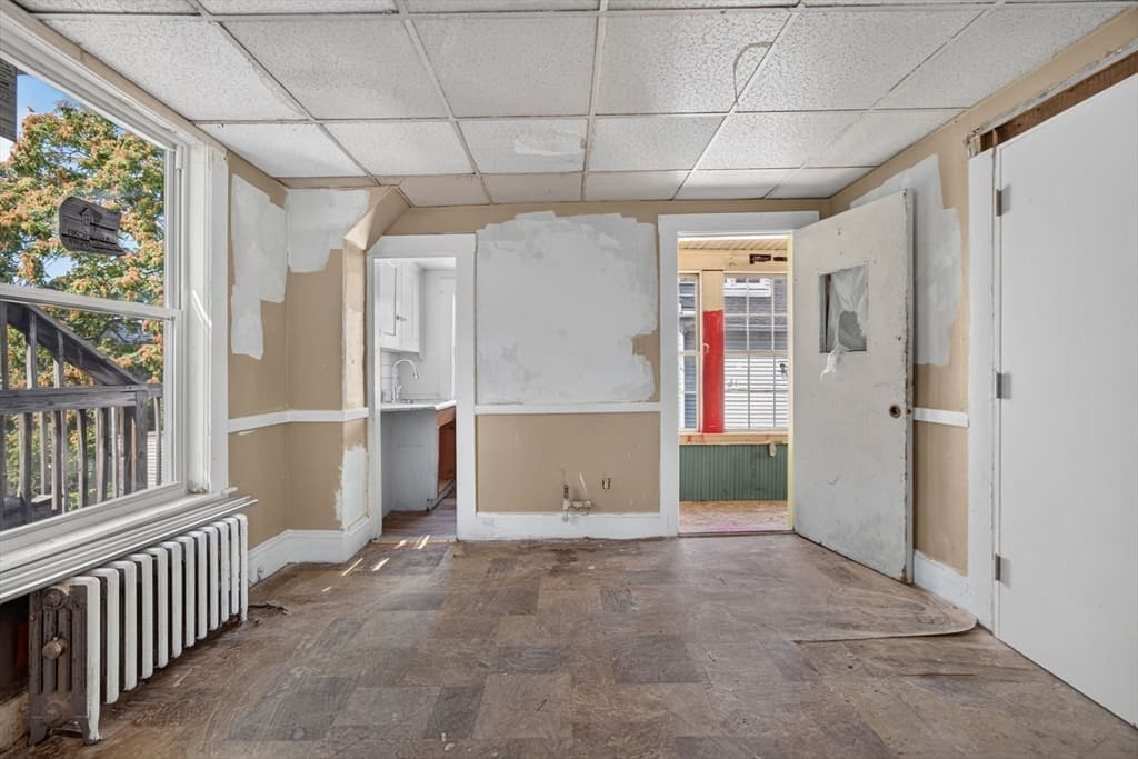 37 Fourth St, Lowell MA 01850 photo 20