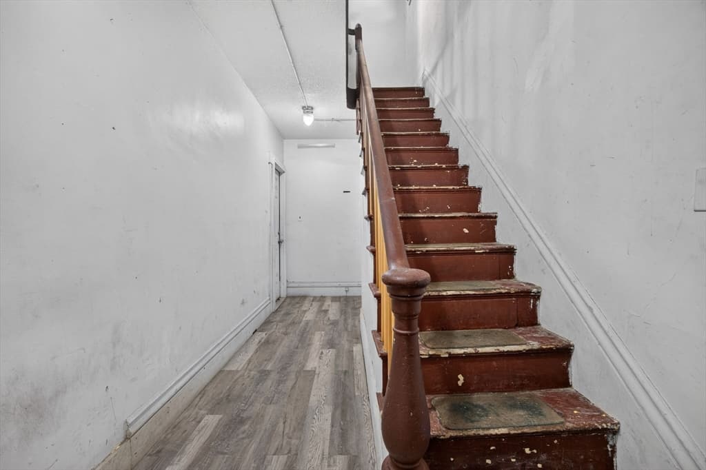 37 Fourth St, Lowell MA 01850 photo 8