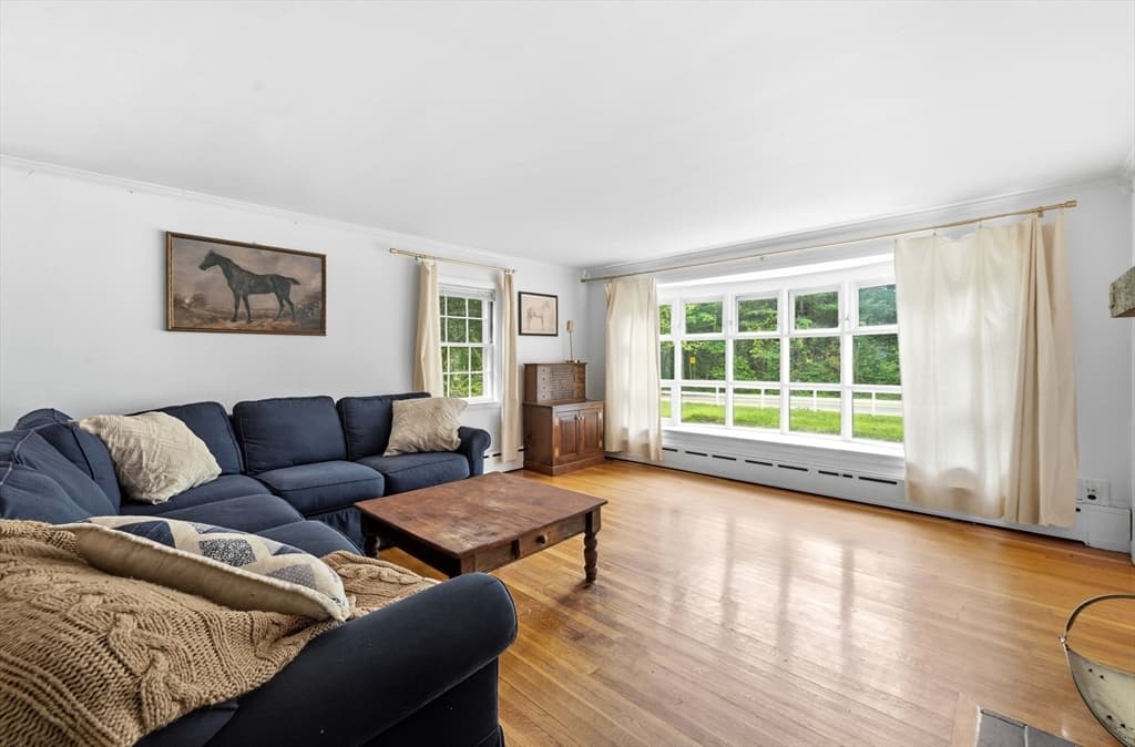 176 Sherburne Ave, Tyngsborough MA 01879 photo 14