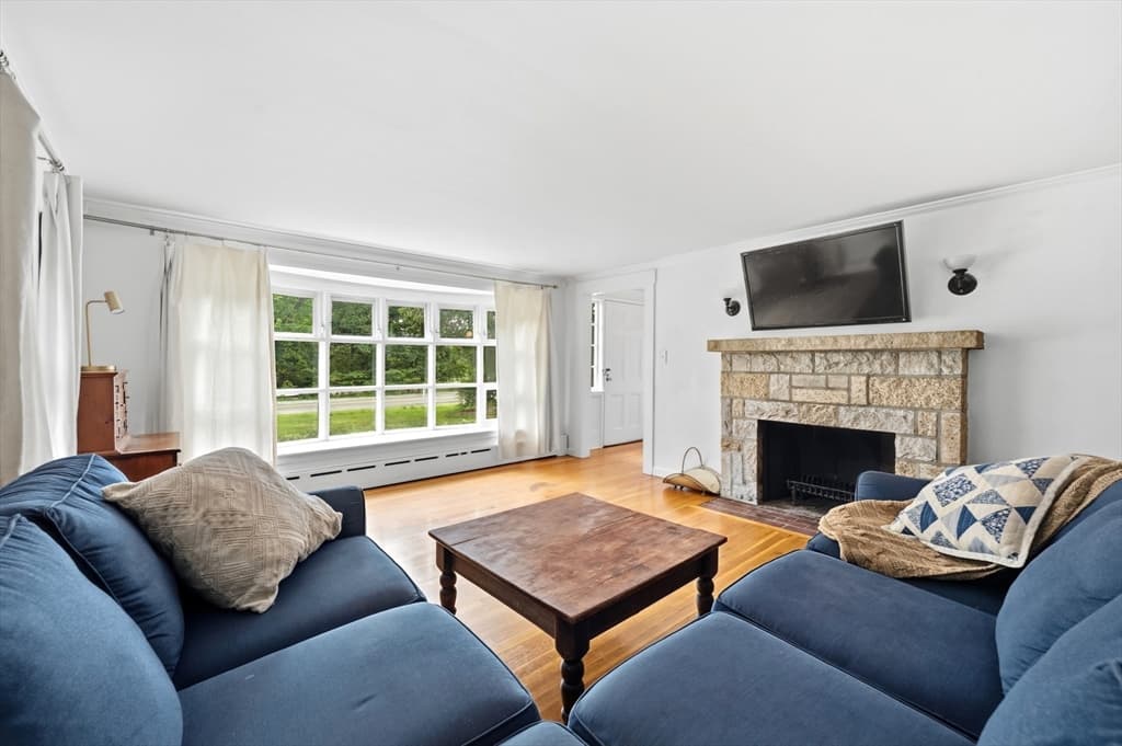 176 Sherburne Ave, Tyngsborough MA 01879 photo 15