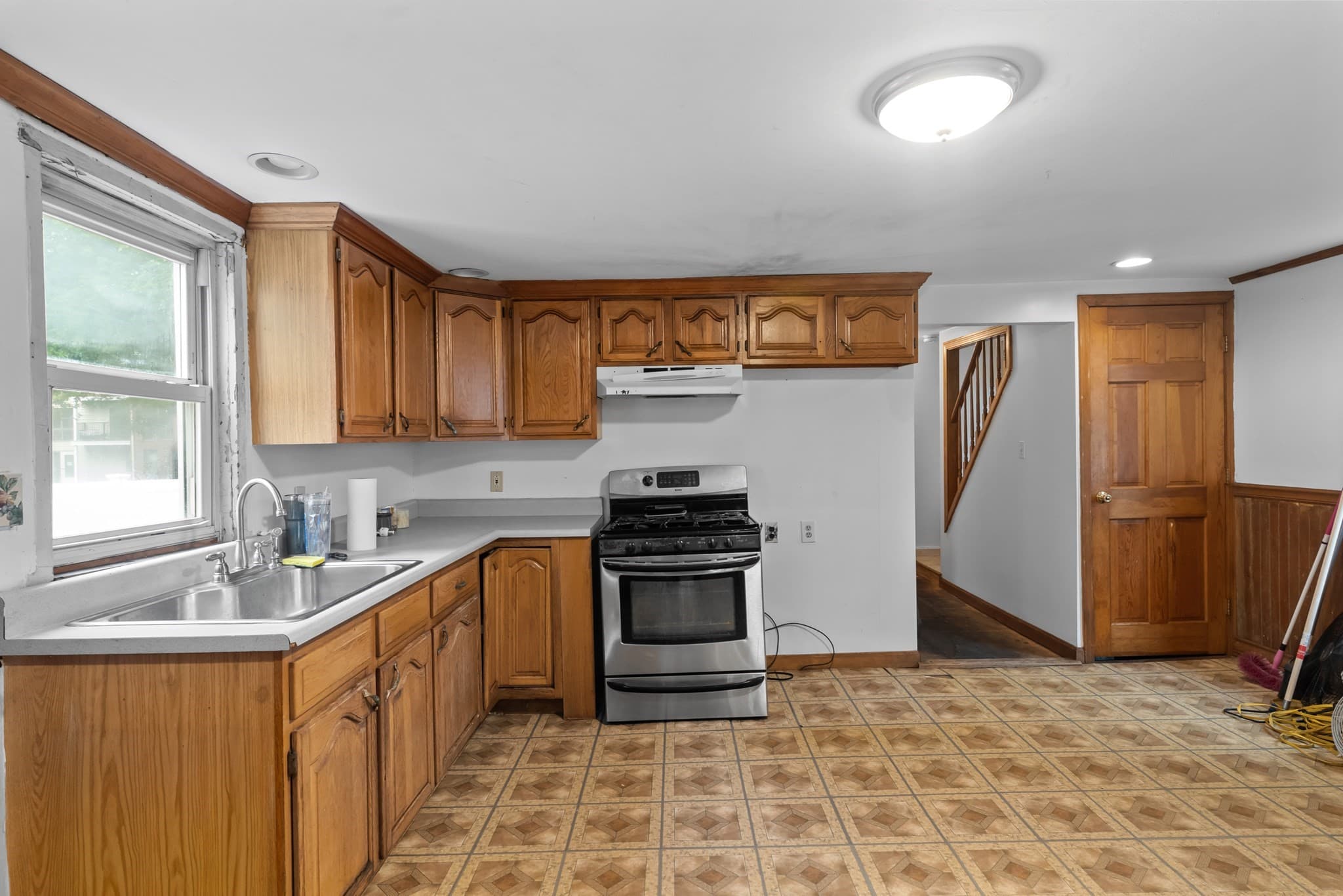 Multi Family at 9 Mechanic St, Framingham MA 01701, Framingham, photo 10 of 31