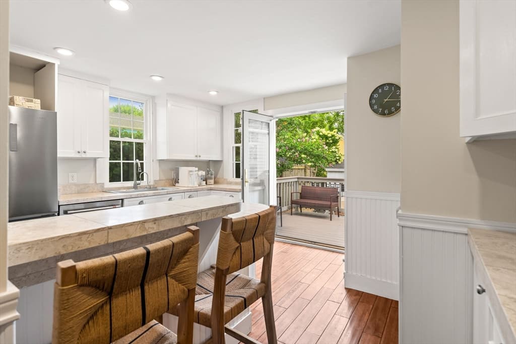 16 Warren St # 16, Newburyport MA 01950 photo 4