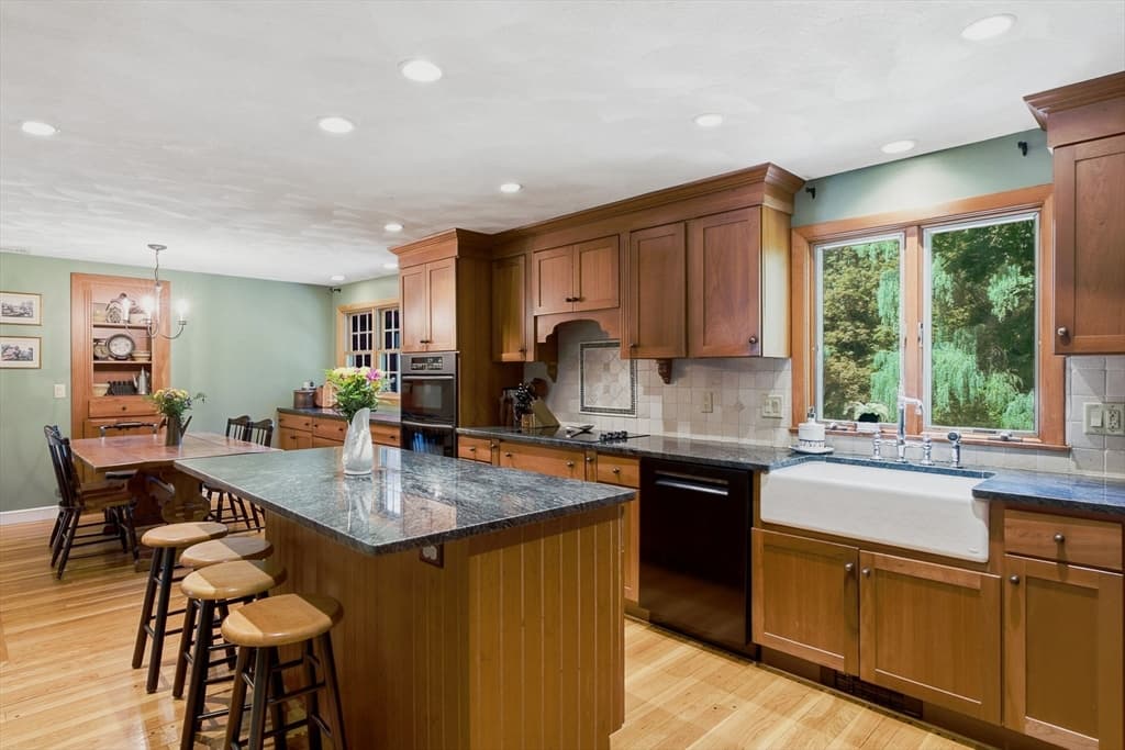 41 Brook Street, Wakefield MA 01880 photo 6