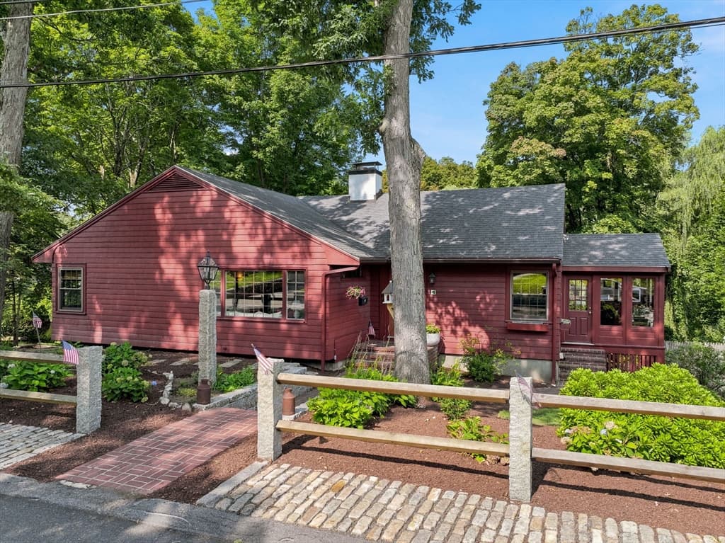 41 Brook Street, Wakefield MA 01880