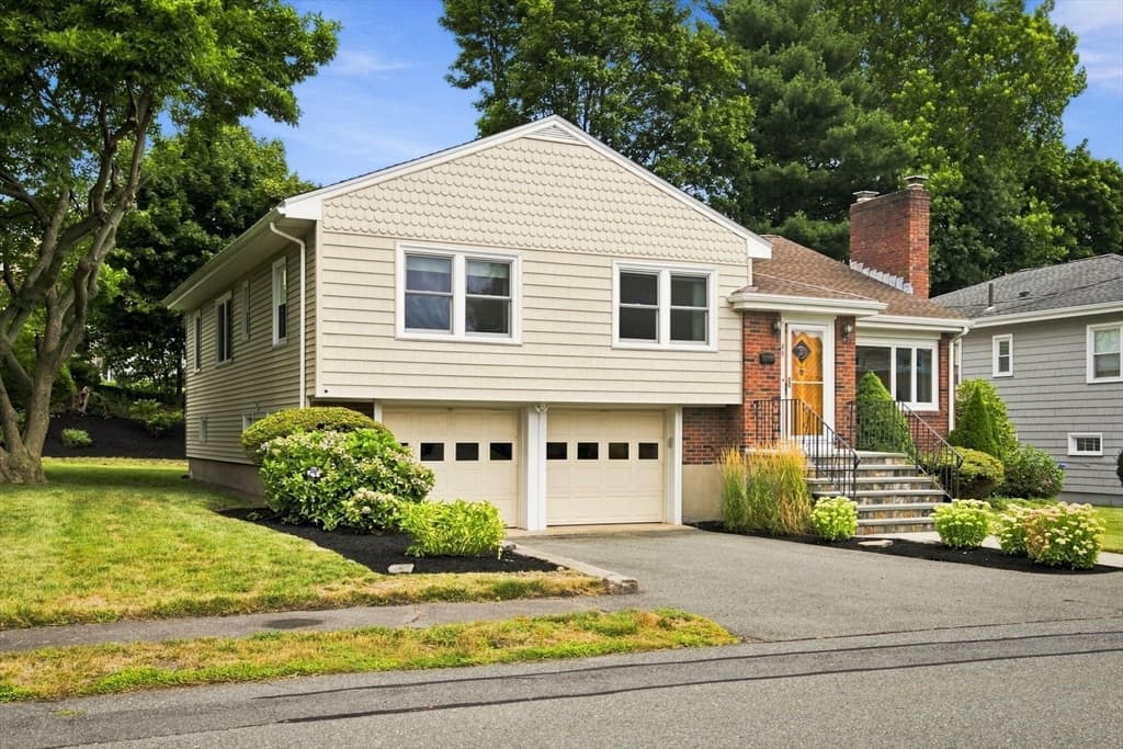 48 Auburndale Road, Marblehead MA 01945 photo 2