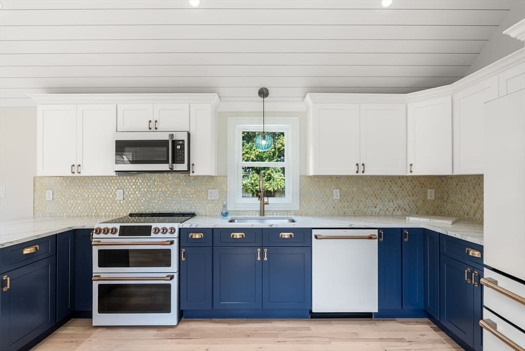 20-22 Glendale Lane, Harwich MA 02645 photo 4