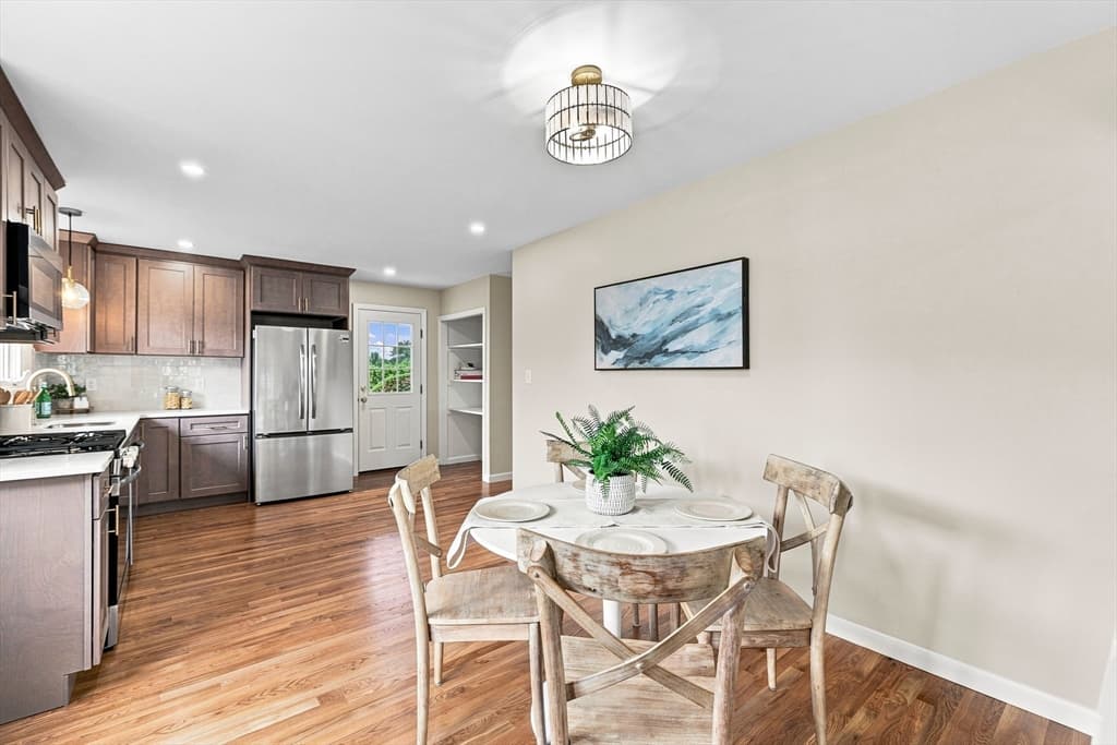 60 Sable Ave, Dartmouth MA 02747 photo 3