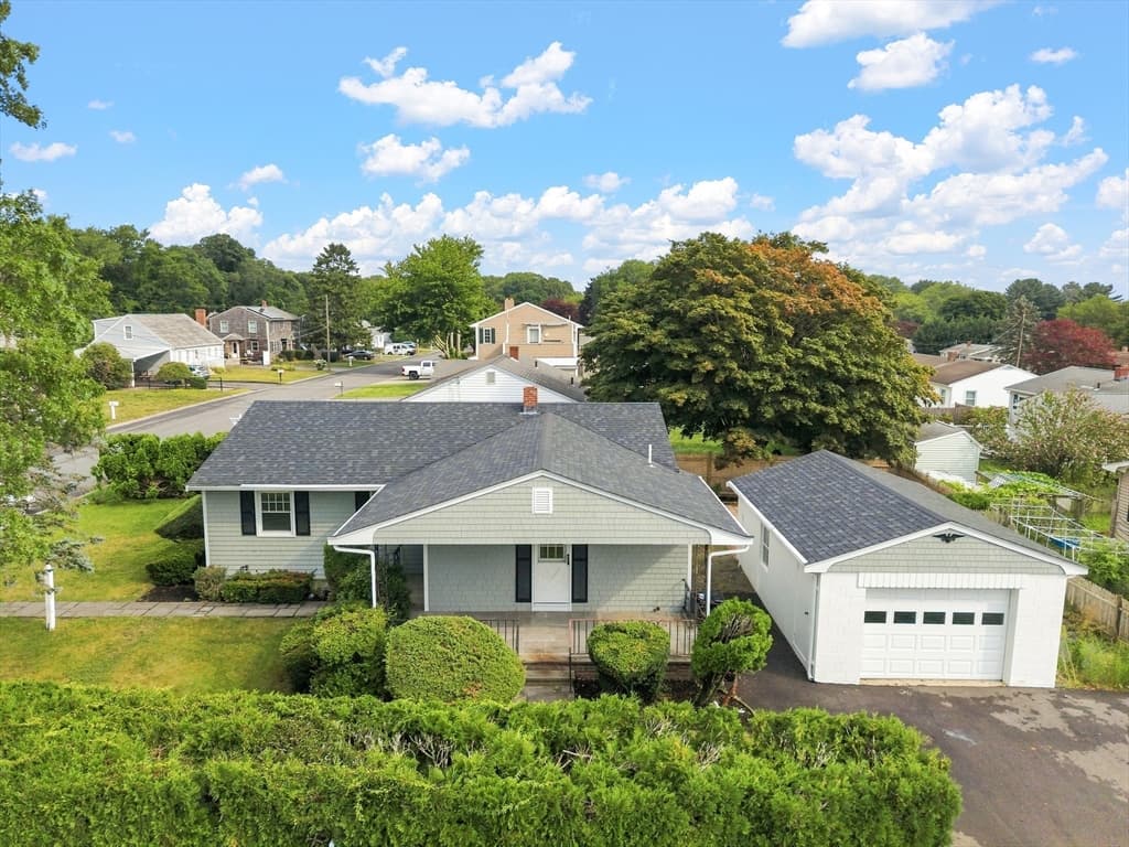 60 Sable Ave, Dartmouth MA 02747