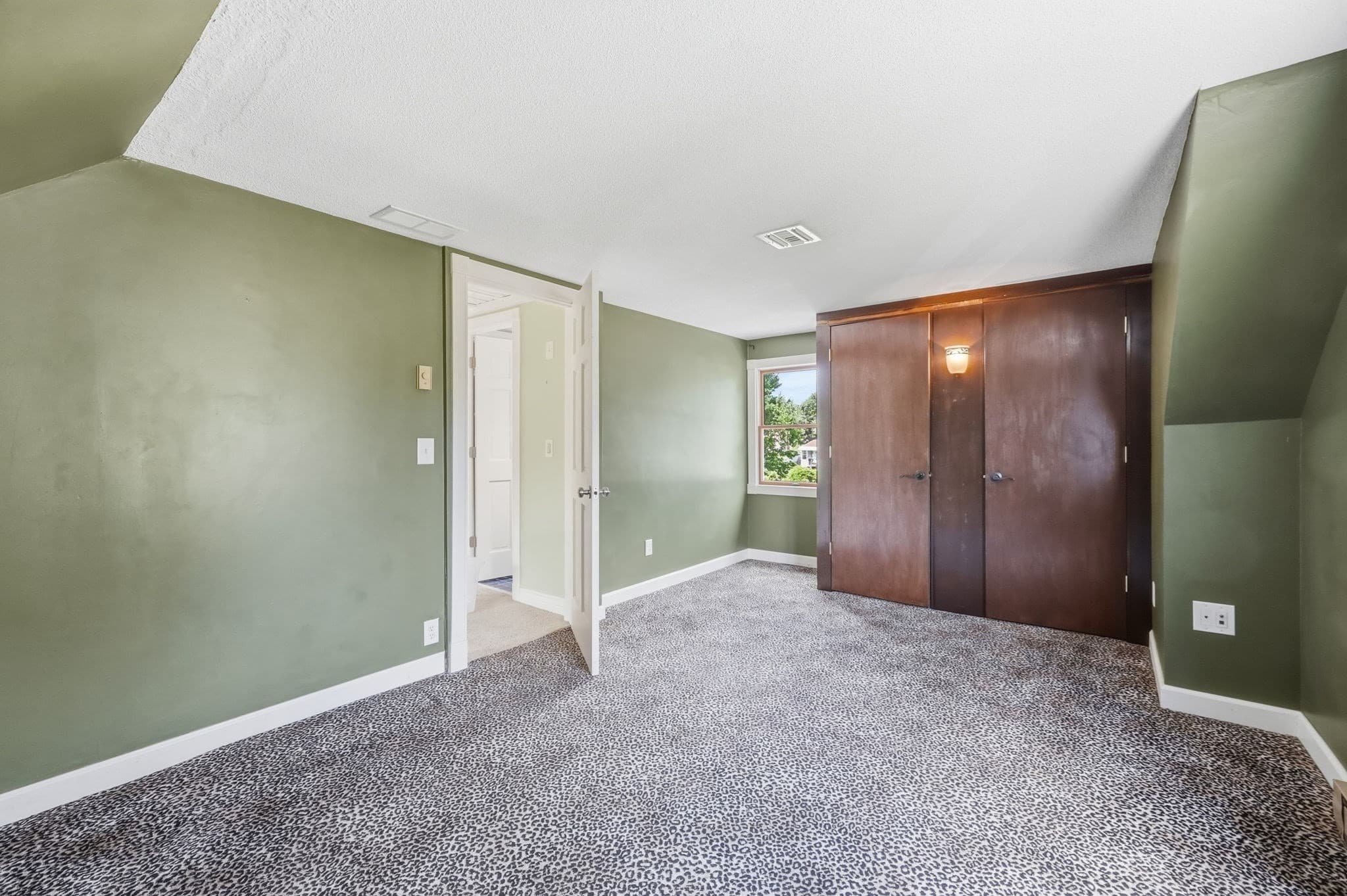 Single Family Residence at 71 Ogden St, Springfield MA 01151, Springfield, photo 23 of 34