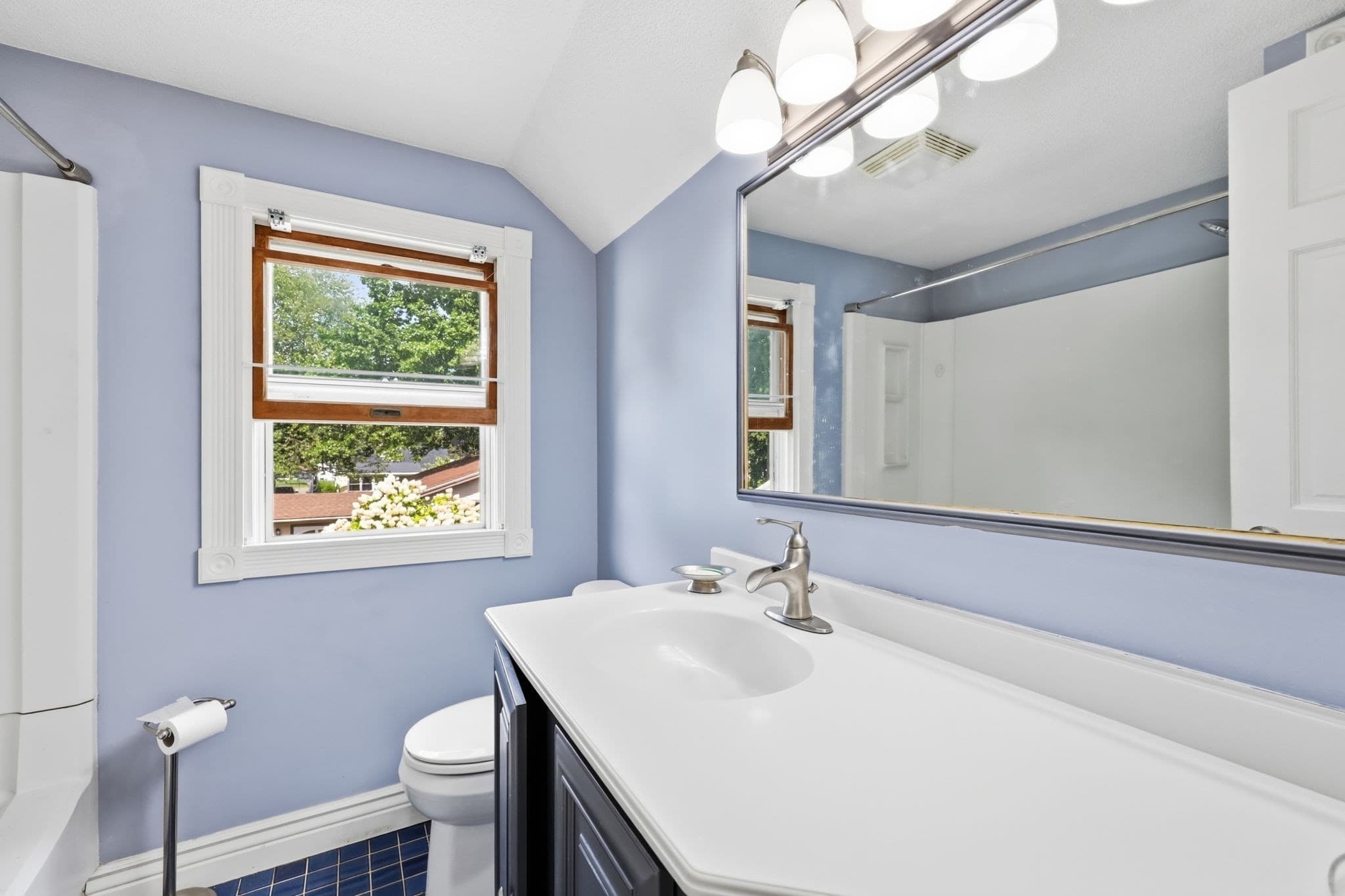 Single Family Residence at 71 Ogden St, Springfield MA 01151, Springfield, photo 28 of 34