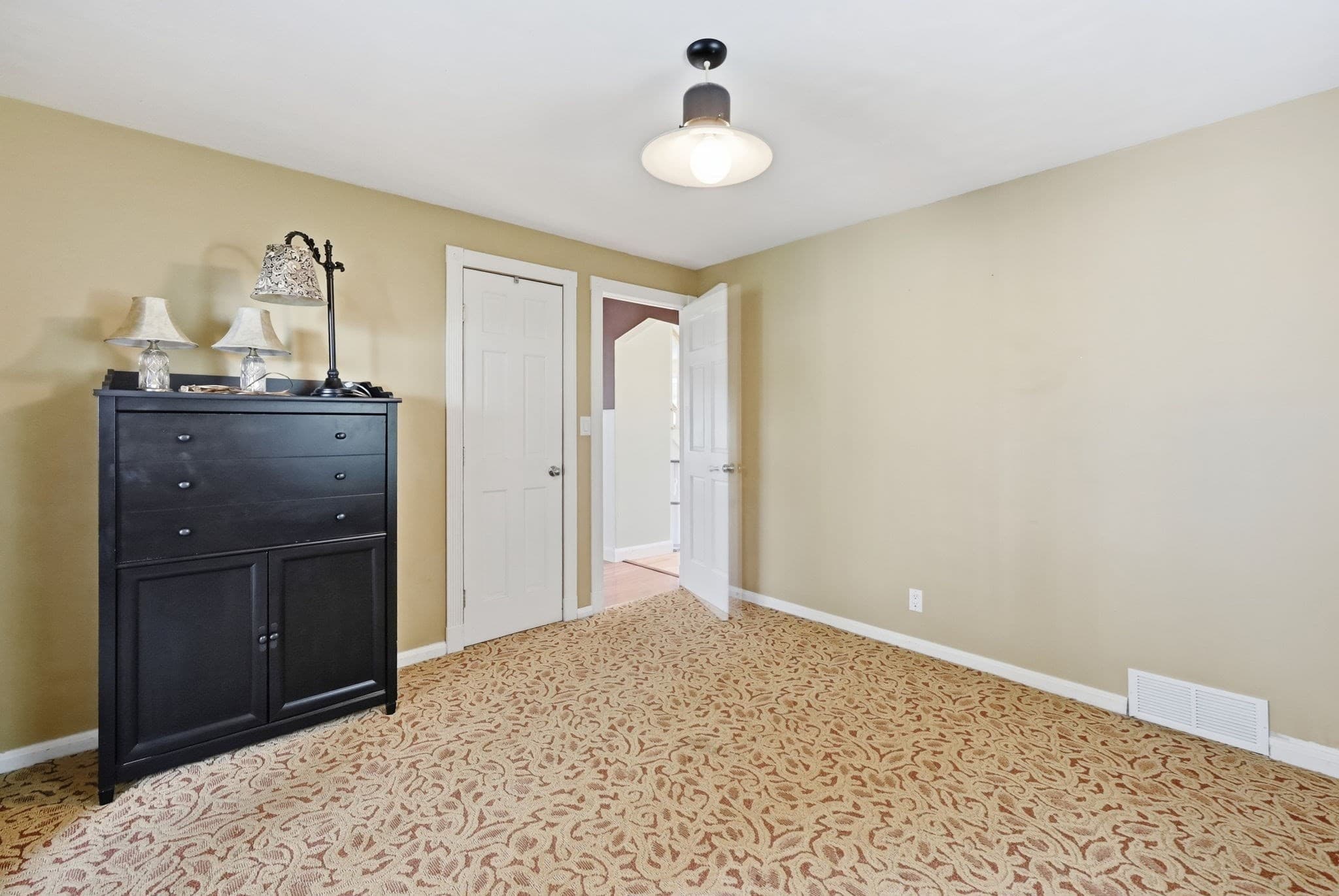 Single Family Residence at 71 Ogden St, Springfield MA 01151, Springfield, photo 18 of 34