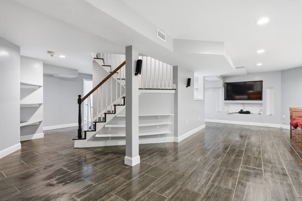 247 Hampstead St, Methuen MA 01844 photo 16