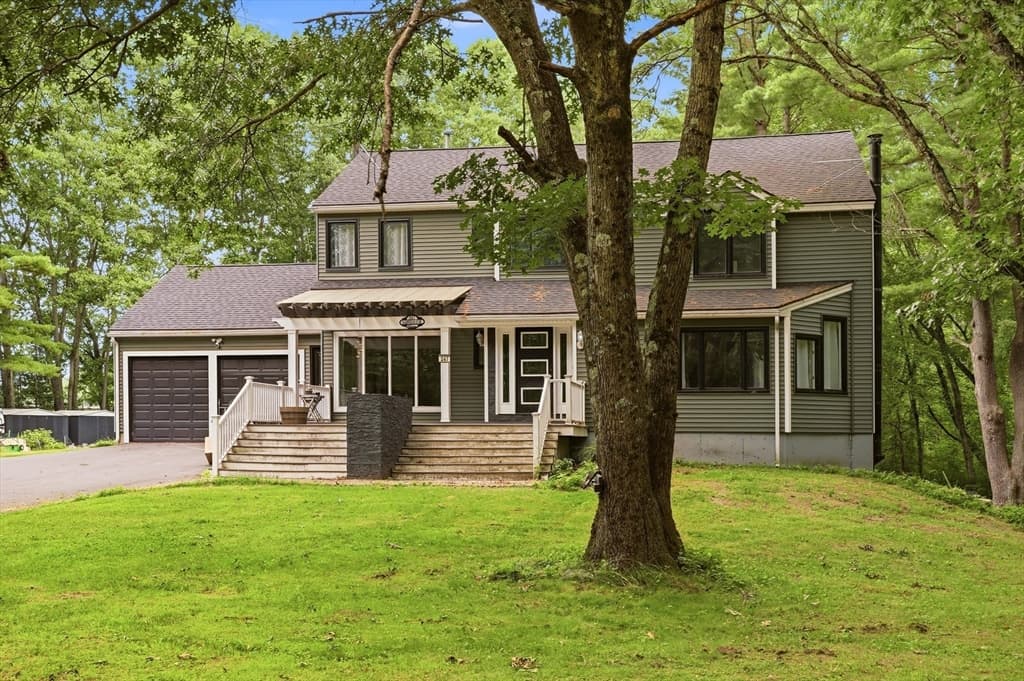 247 Hampstead St, Methuen MA 01844