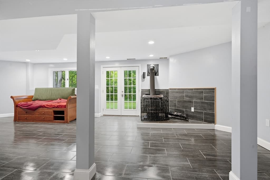 247 Hampstead St, Methuen MA 01844 photo 15