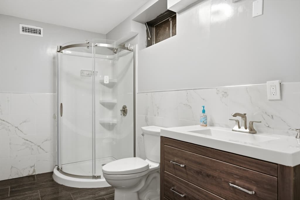 247 Hampstead St, Methuen MA 01844 photo 19
