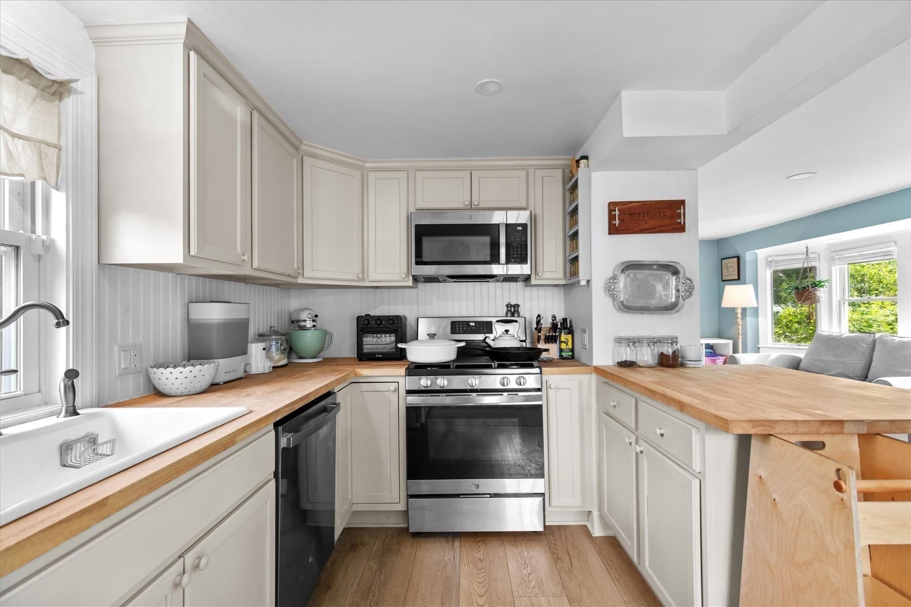 Single Family Residence at 16 Pleasant St, Scituate MA 02066, Scituate, photo 4 of 21