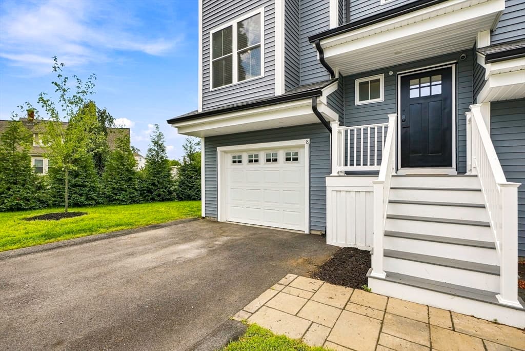 Condominium at 274 Providence Rd # 8, Grafton MA 01560, Grafton, photo 3 of 40