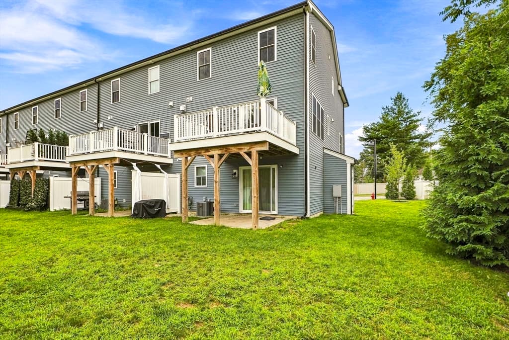 Condominium at 274 Providence Rd # 8, Grafton MA 01560, Grafton, photo 5 of 40
