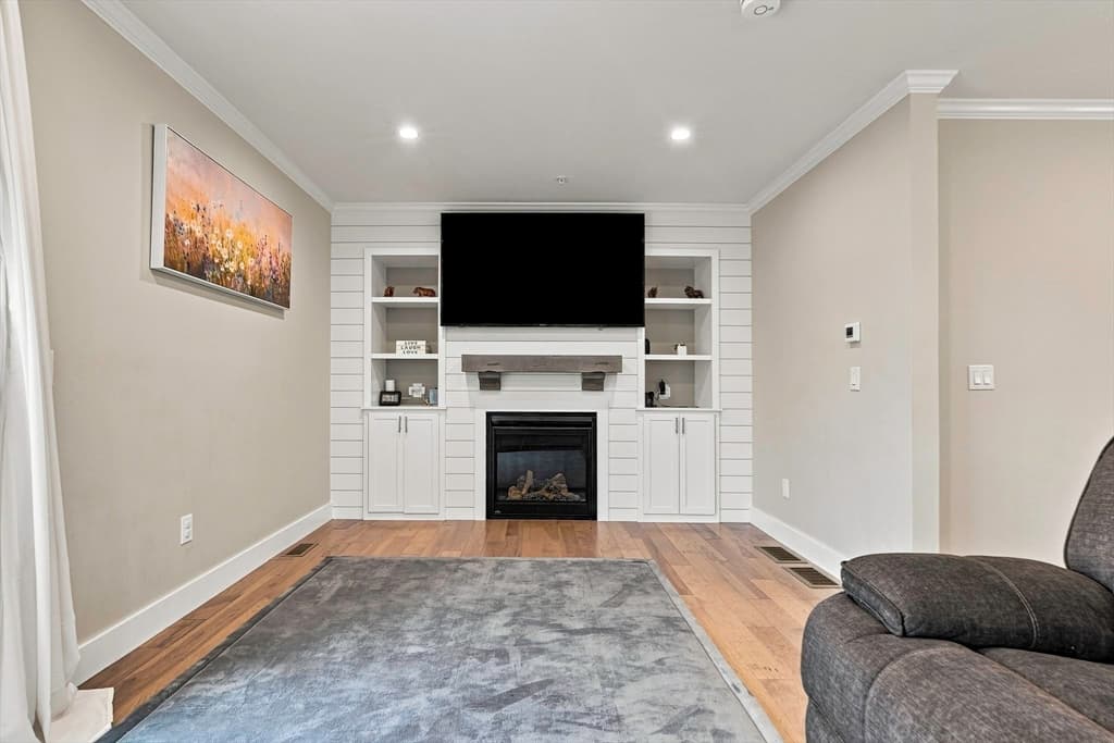 Condominium at 274 Providence Rd # 8, Grafton MA 01560, Grafton, photo 9 of 40