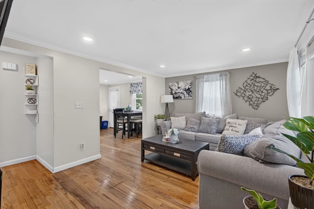 193 Pond St, Randolph MA 02368 photo 2