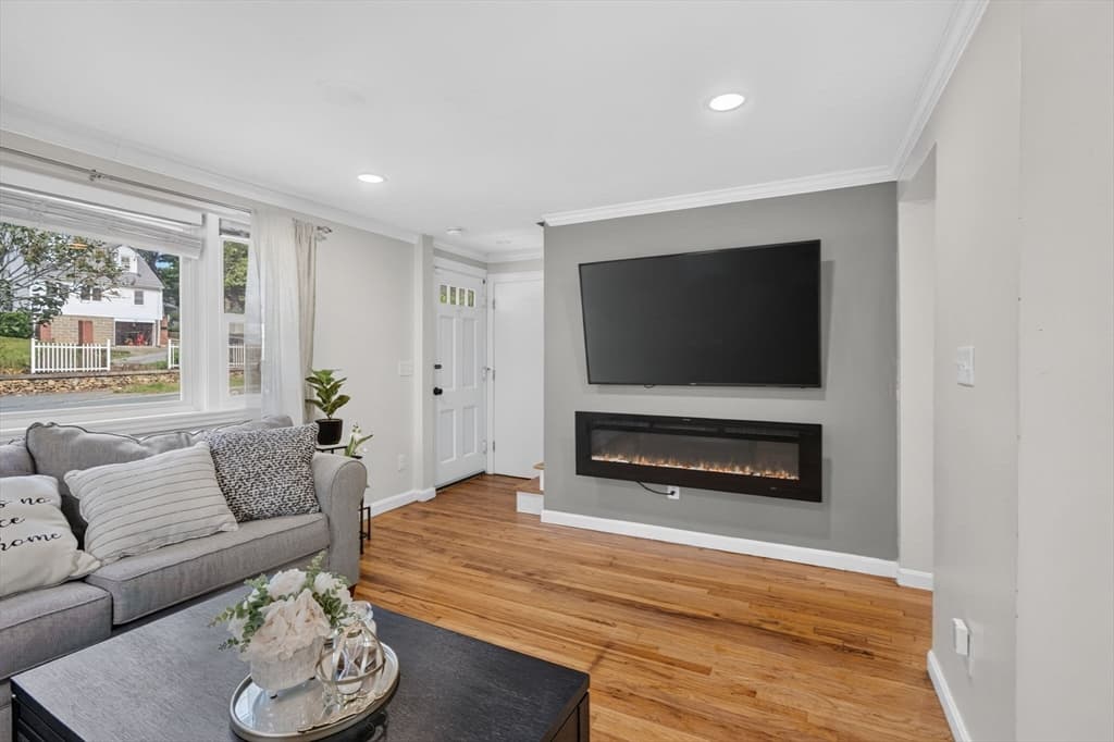 193 Pond St, Randolph MA 02368 photo 7