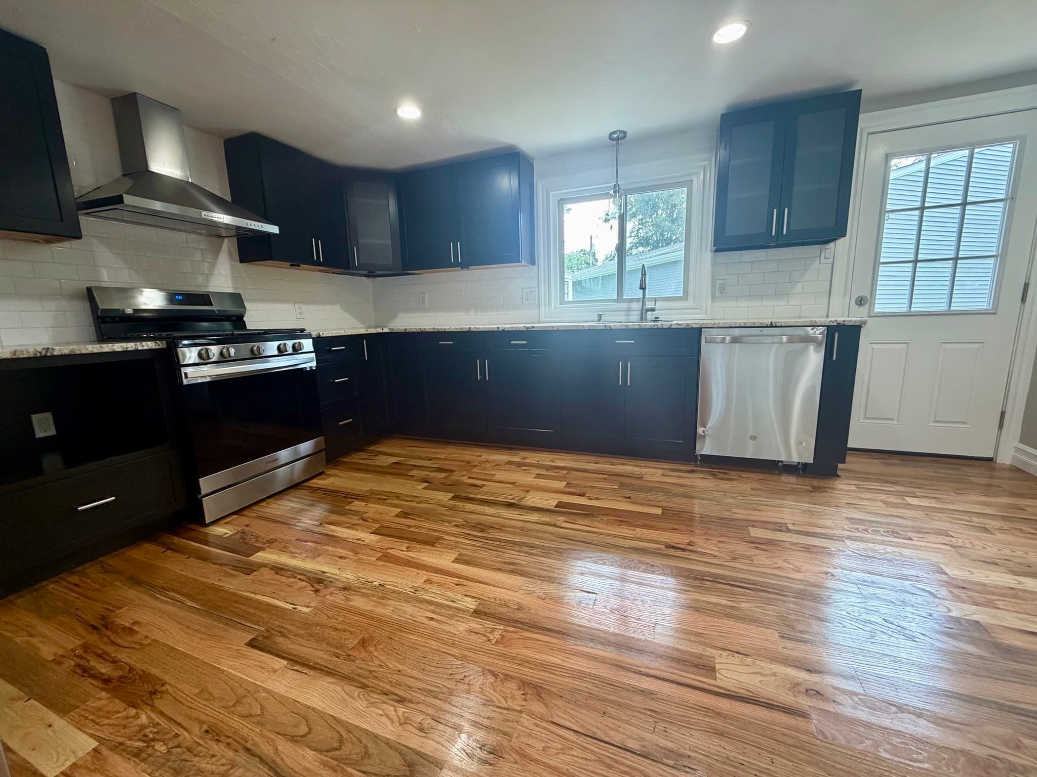Single Family Residence at 5 Rock St, Westport MA 02790, Westport, photo 3 of 27