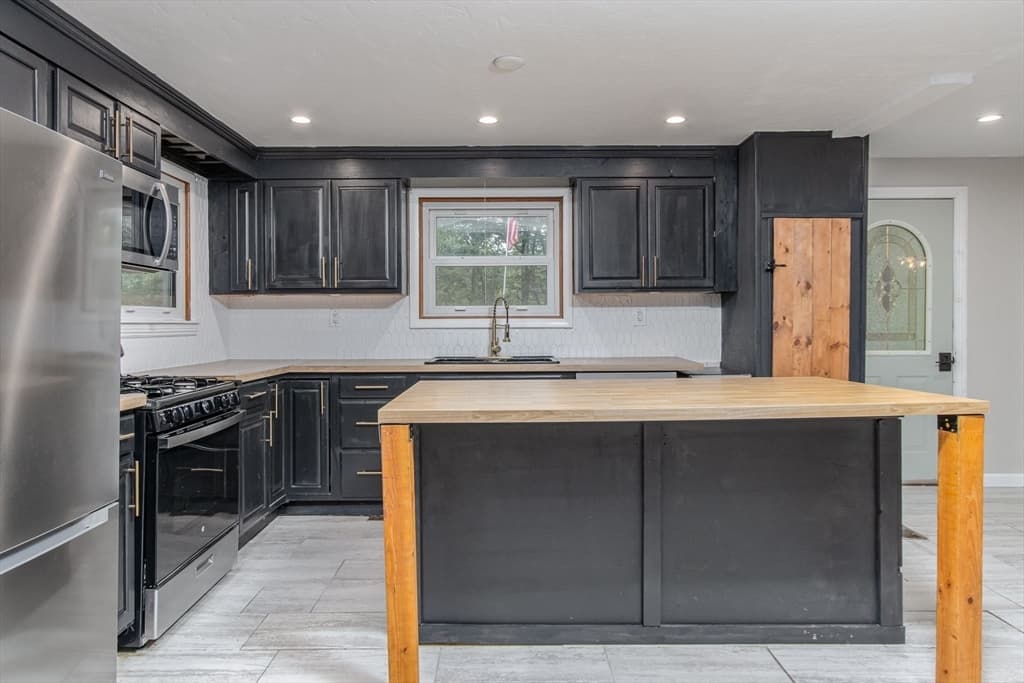 835 Erickson Road, Ashby MA 01431 photo 2