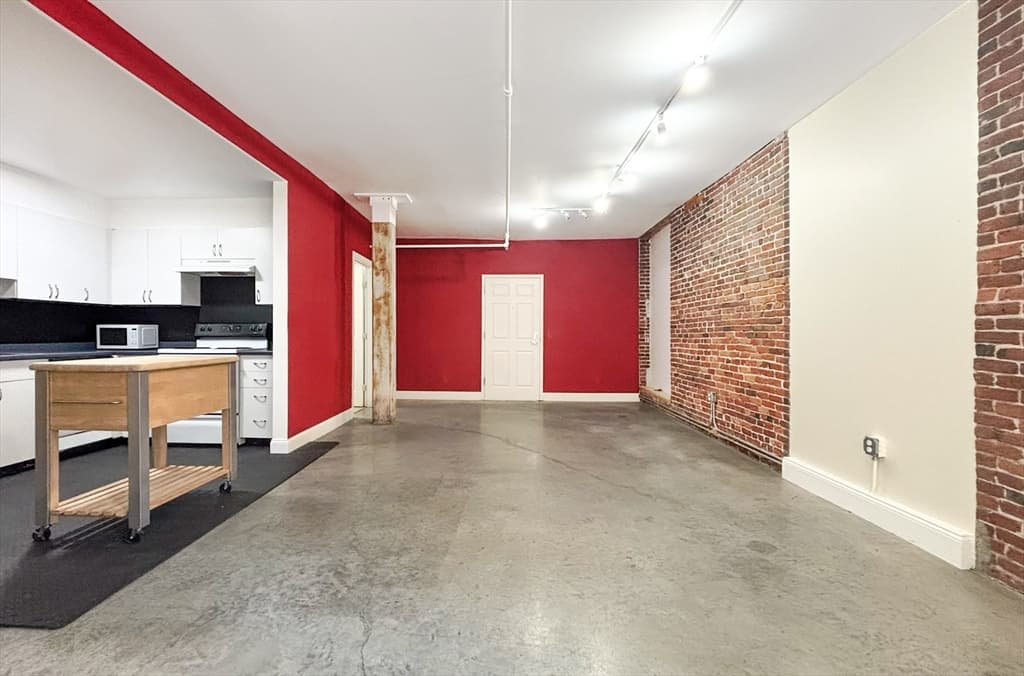 172 Middle St # 303, Lowell MA 01852 photo 10
