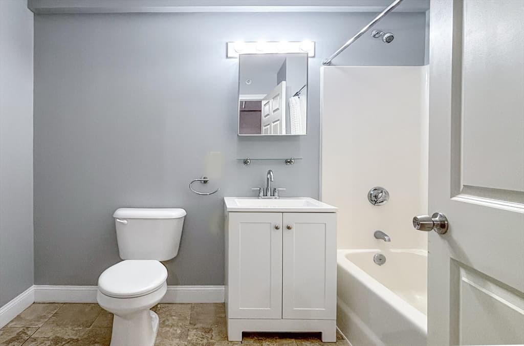172 Middle St # 303, Lowell MA 01852 photo 11