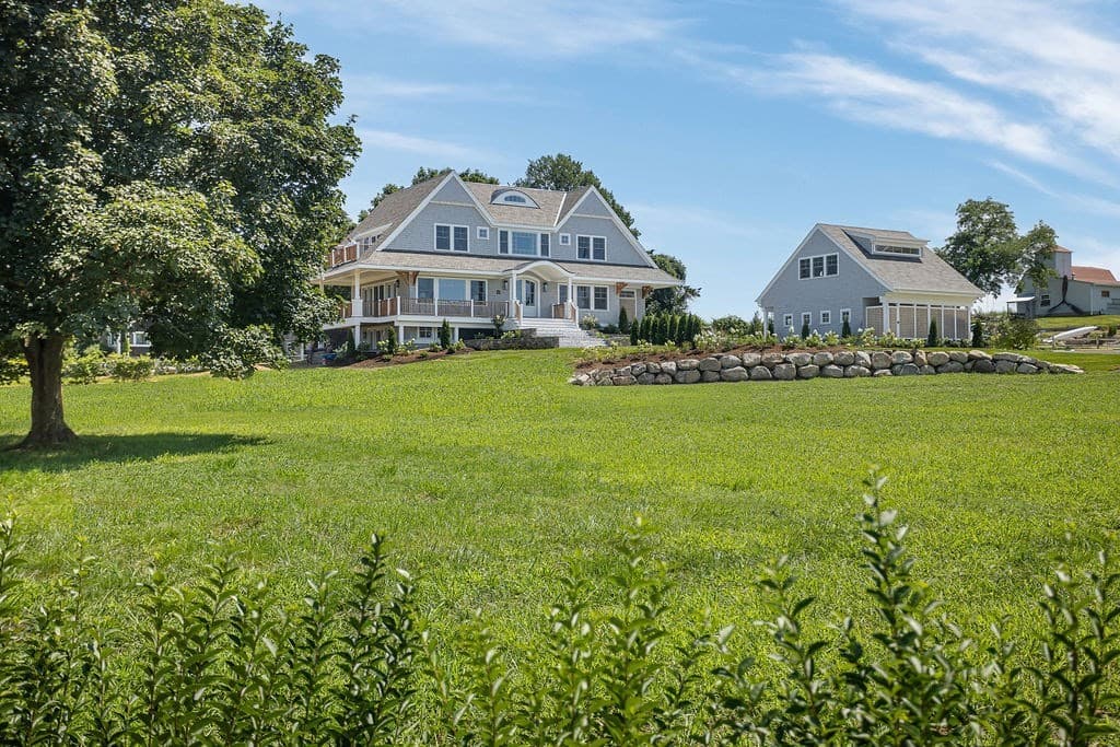 10 High Hill Road, Tiverton RI 02878
