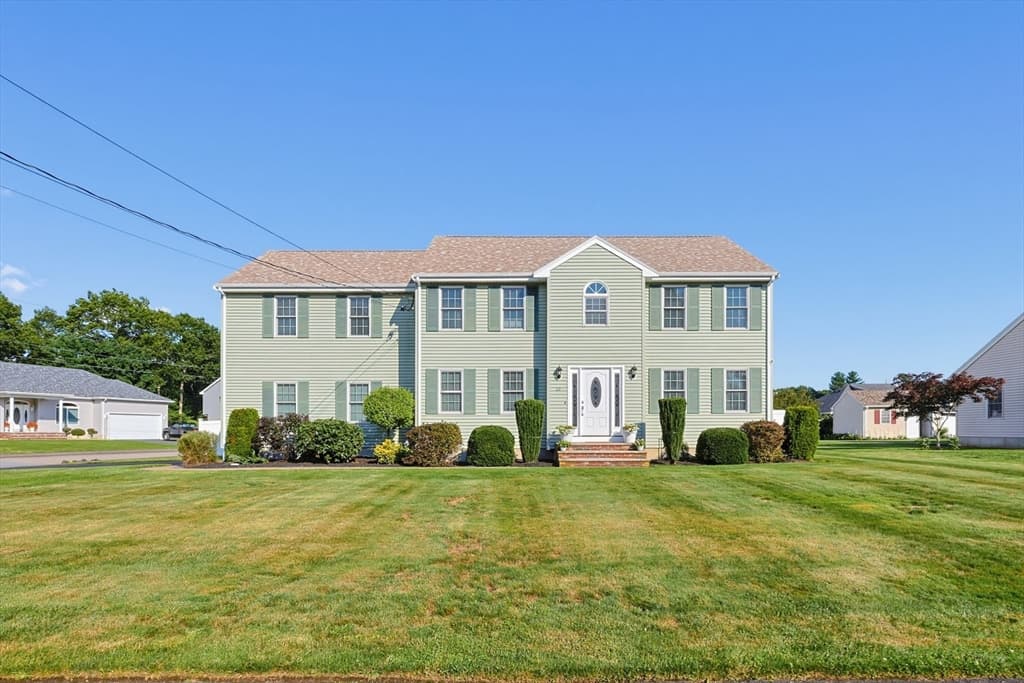 10 Bryan Dr, Taunton MA 02780