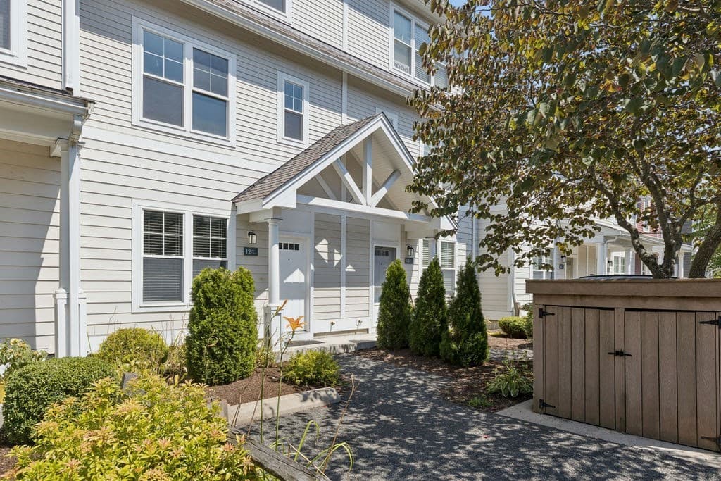 12 Blue Jay Cir # 12, Boston MA 02126