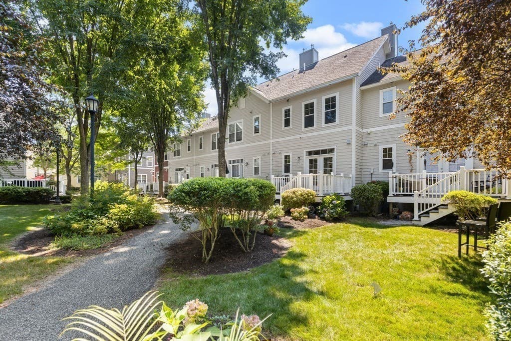12 Blue Jay Cir # 12, Boston MA 02126 photo 14