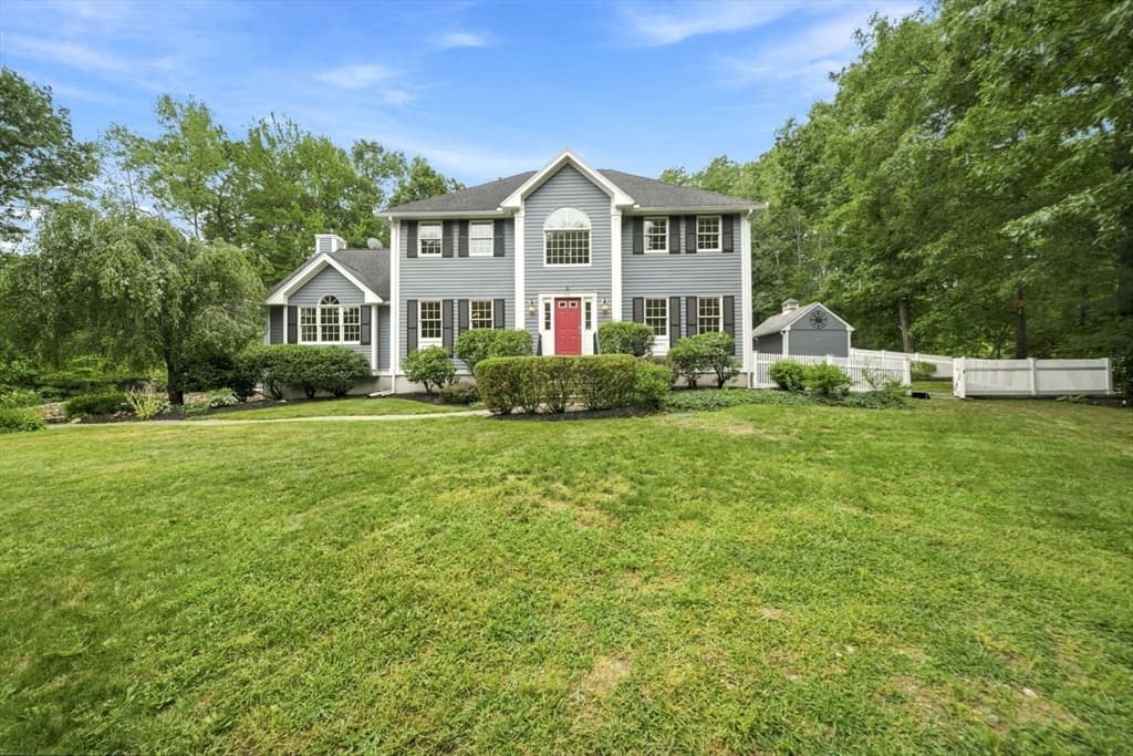 38 Cabral Dr, Middleton MA 01949 photo 3